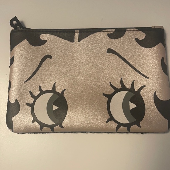 ipsy Handbags - Ipsy Betty Boop makeup bag